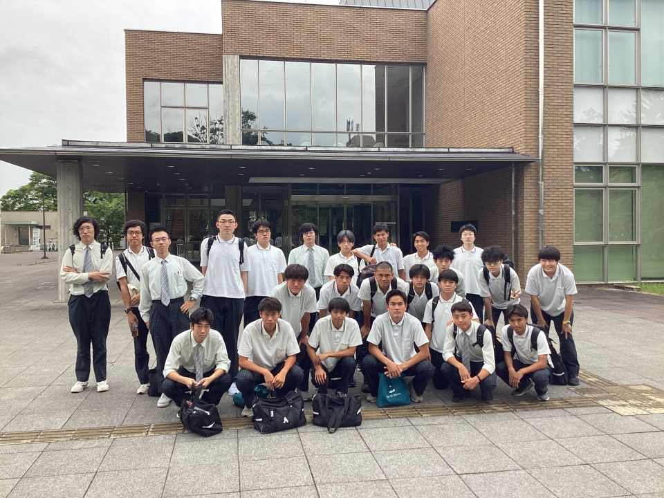 高等部3年 総合的な探究の時間「岡山大学学部訪問」