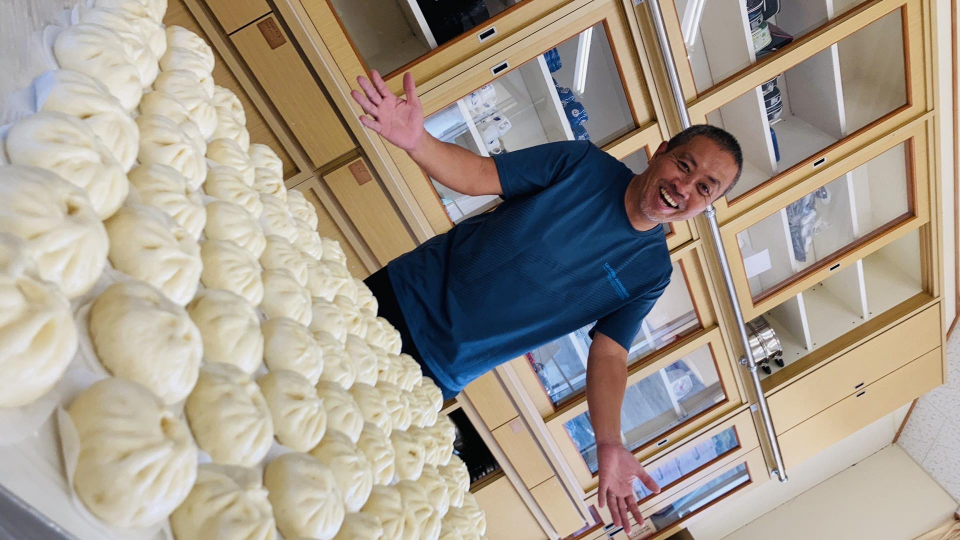 朝日塾が調理・販売！大人気・本場中国の中華まん