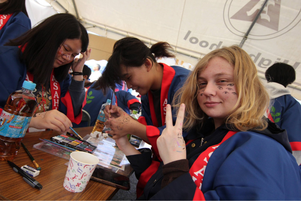 みつ元気PJ＆美術部がボディペイントで獅子舞フェスタ、盛り上げる！